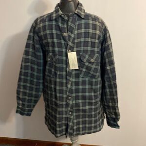 Outdoor Lifestyle Wilderness Green plaid button-down shirt, size Medium